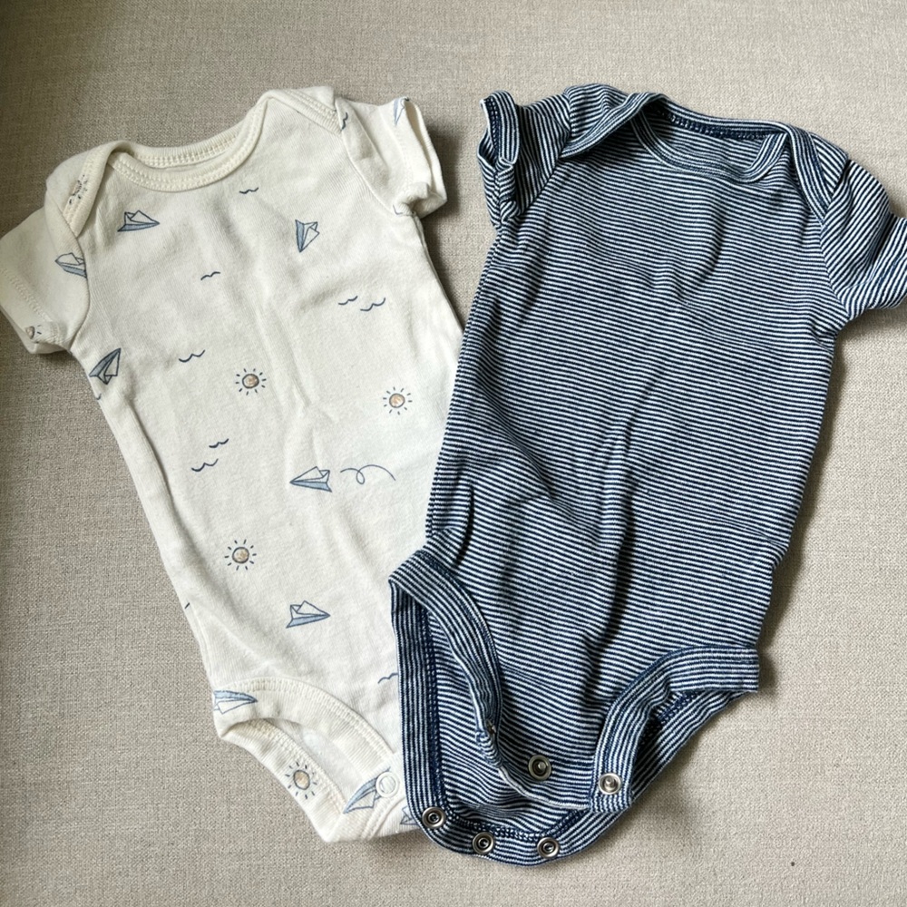 Carter’s Newborn Onesies - Lot of 7!!! 100% cotton!!